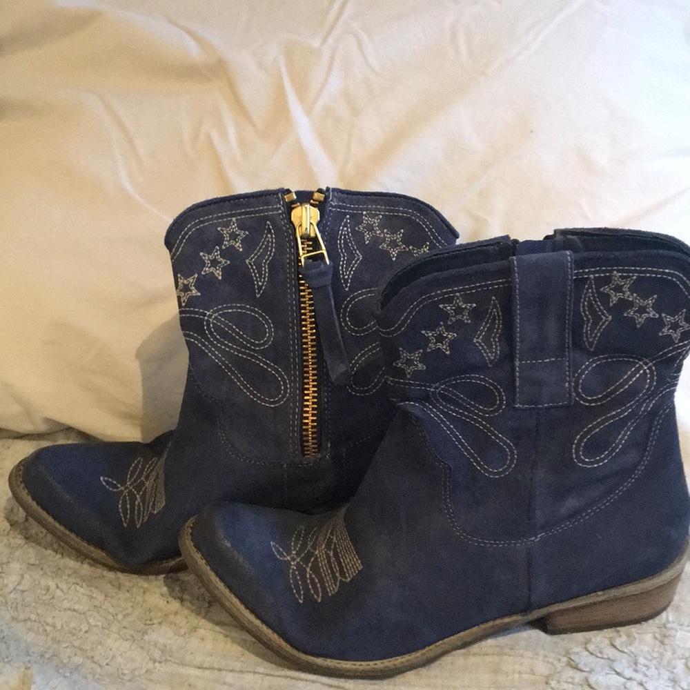 Boutique 9 convoy booties size 7